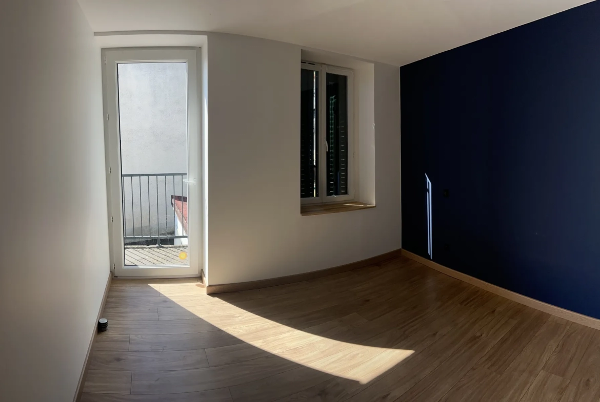 Appartement type 3 rénové à neuf avec terrasse à Enval 