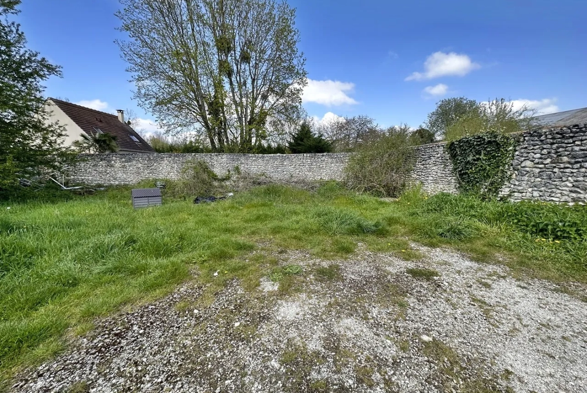 Fermette Briarde avec Jardin à Remettre au Goût du Jour - Région Longueville 