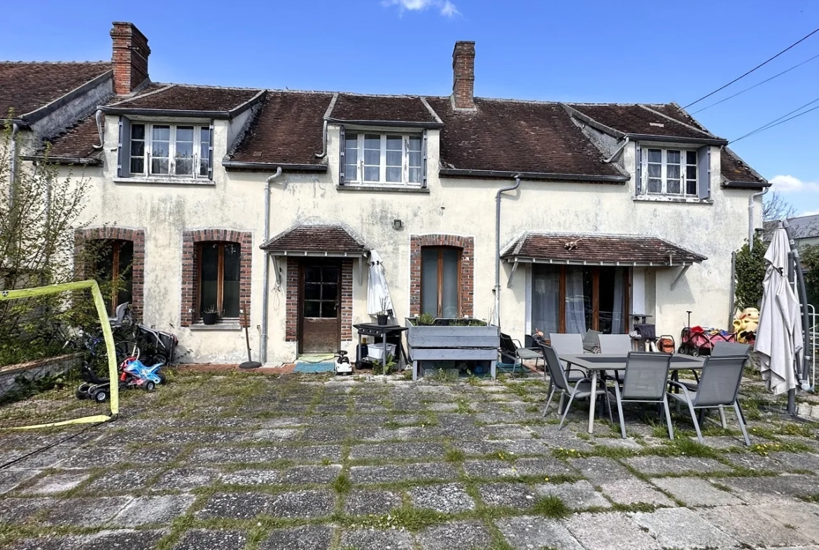 Fermette Briarde avec Jardin à Remettre au Goût du Jour - Région Longueville 