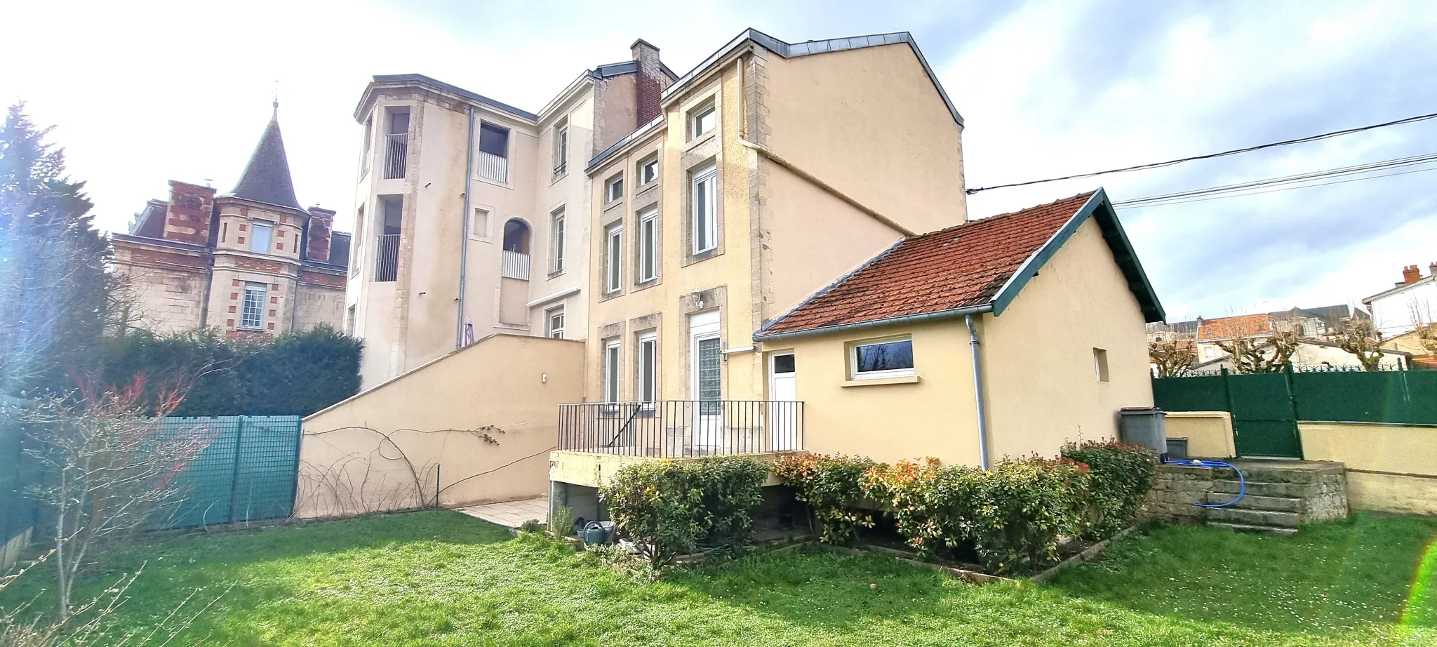 Maison de Maître de 7 pièces et 138m2 à proximité du centre ville - Verdun 