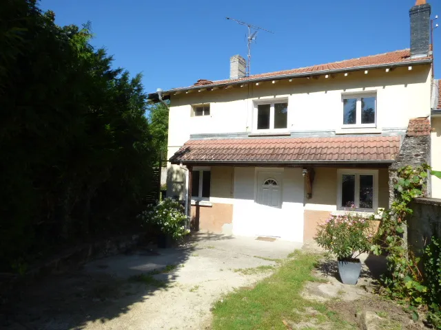 Maison de village avec jardin clos à Gondreville 