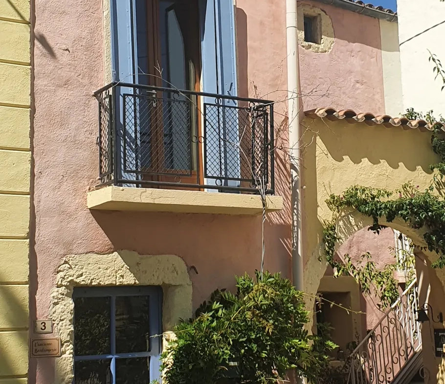 Cabrières, surperbe maison de village avec terrasses et caves 