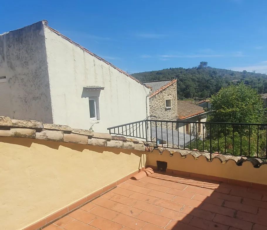 Cabrières, surperbe maison de village avec terrasses et caves 