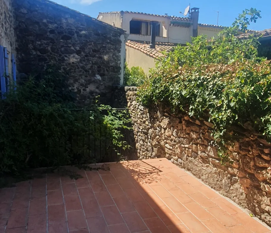 Cabrières, surperbe maison de village avec terrasses et caves 