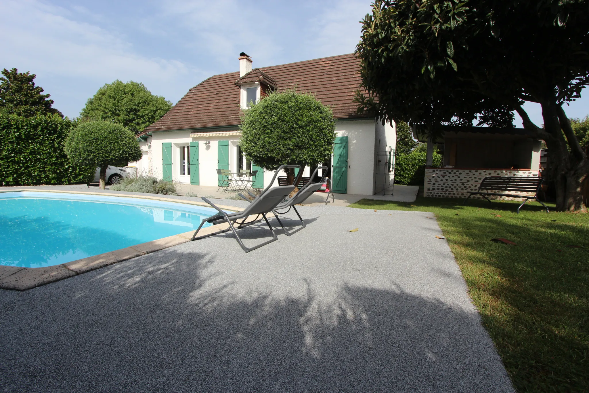 Maison à vendre à Nay - 113m2, vie de plain pied, piscine 