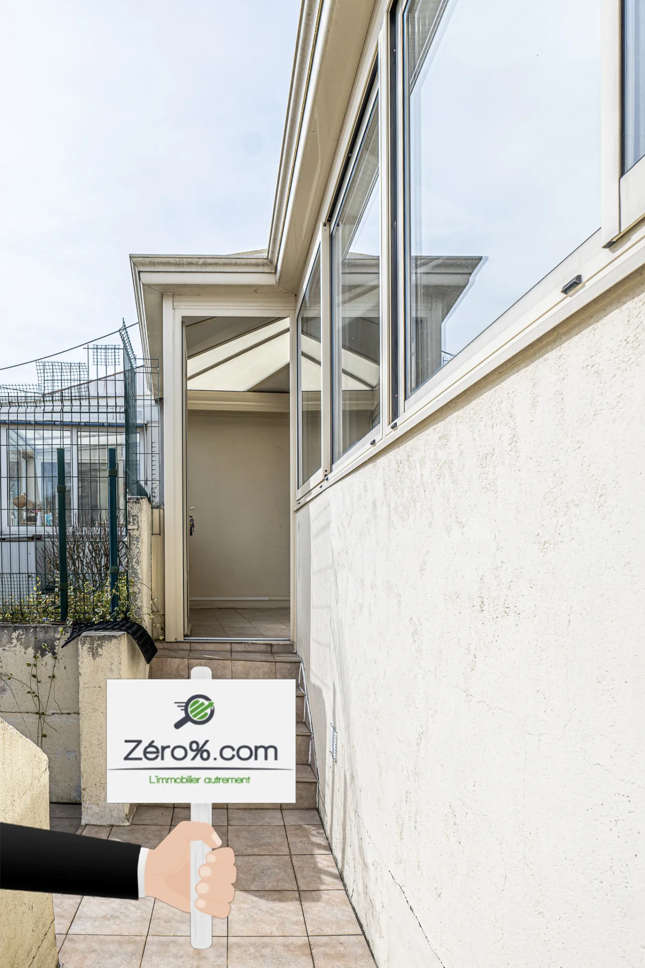 Appartement au cœur du centre-ville de La Tranche-sur-Mer avec vue sur la place du village 