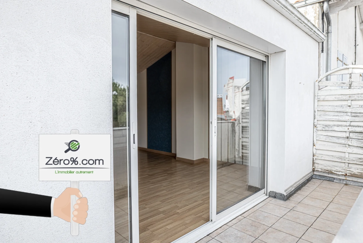 Appartement au cœur du centre-ville de La Tranche-sur-Mer avec vue sur la place du village 