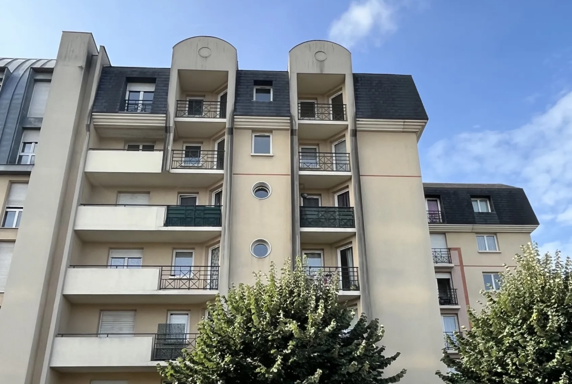 Appartement 2 pièces avec balcon à Cergy Préfecture 