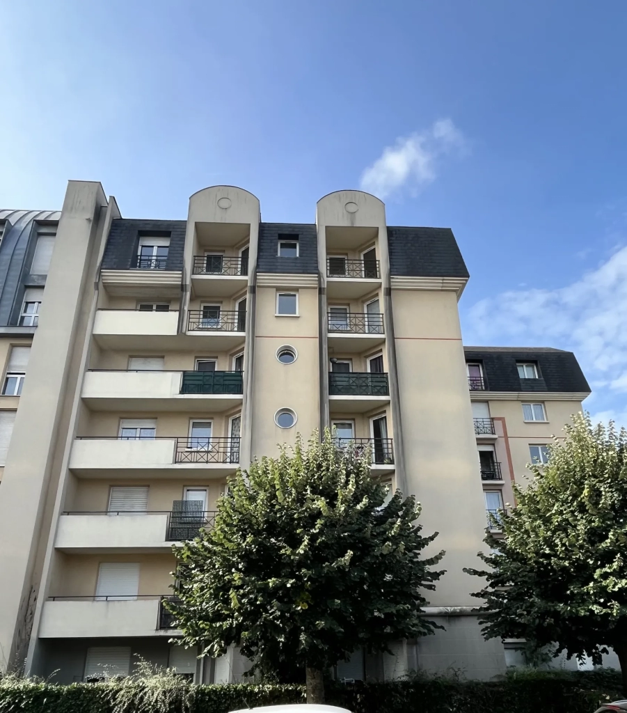 Appartement 2 pièces avec balcon à Cergy Préfecture