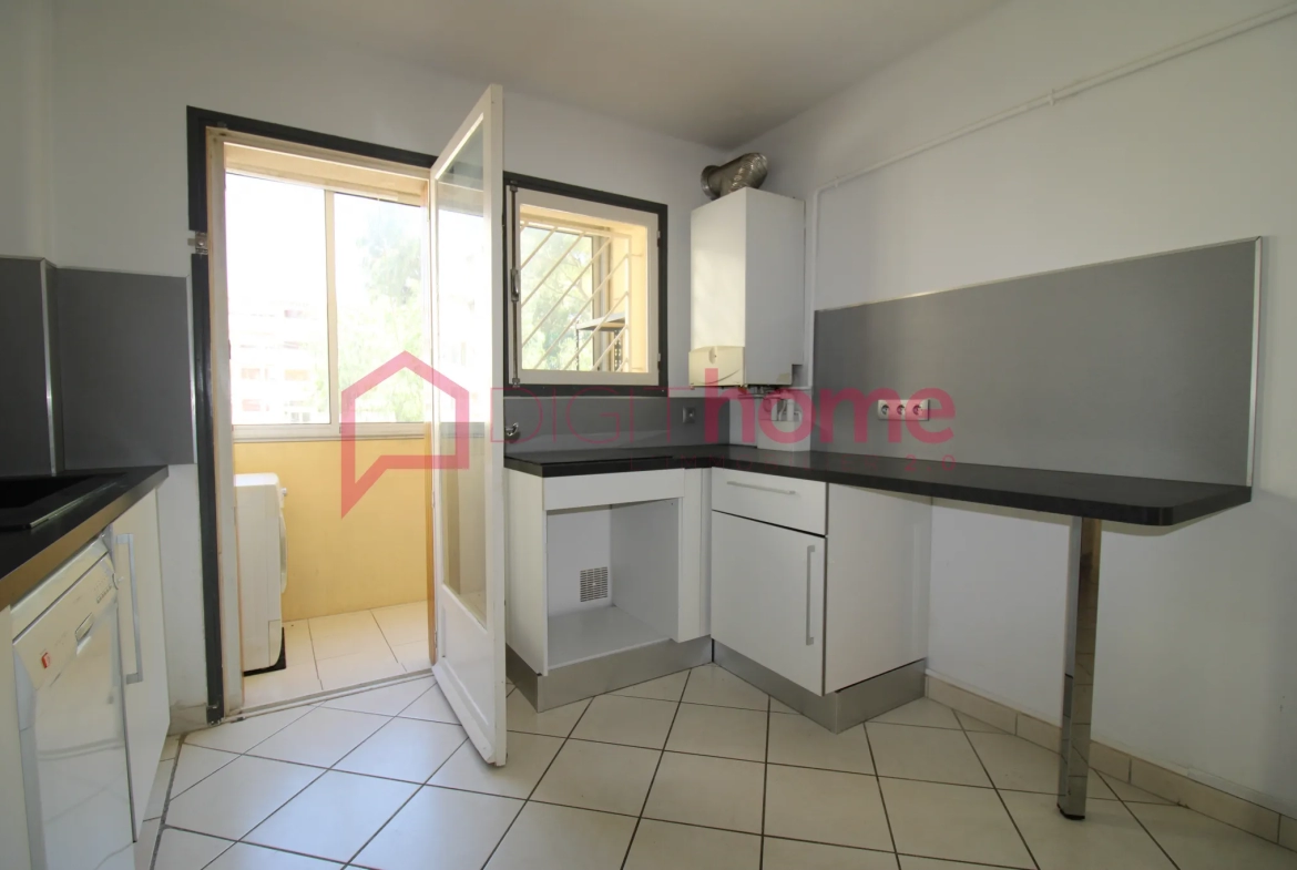 Appartement T3 au Pradet avec balcon et loggia 