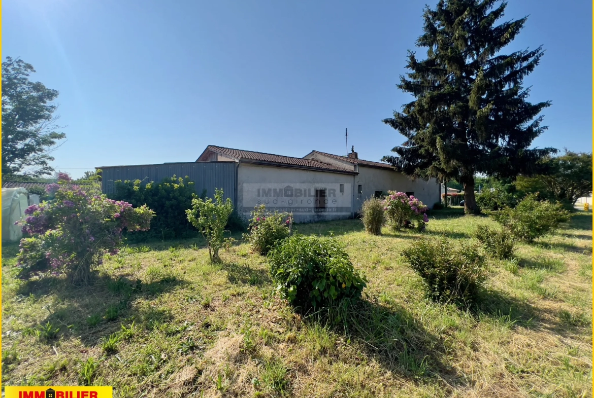 Maison en pierre à rénover à Illats 