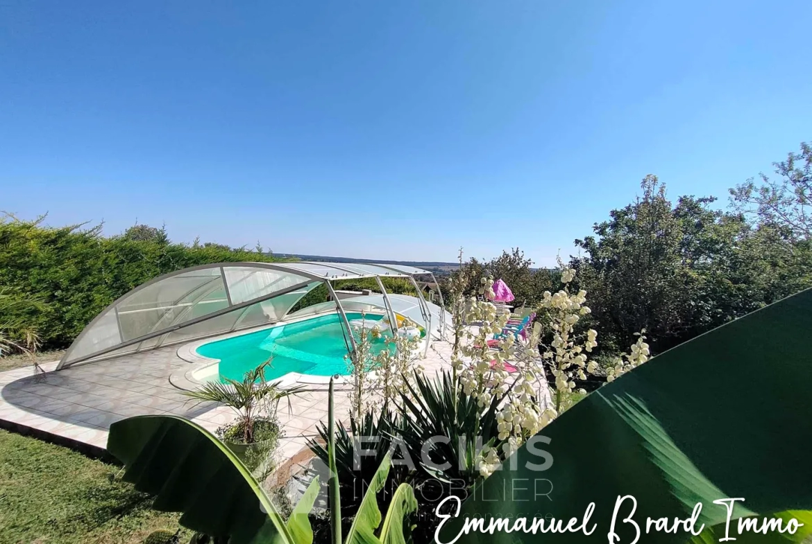 Maison familiale avec piscine à Naintré 