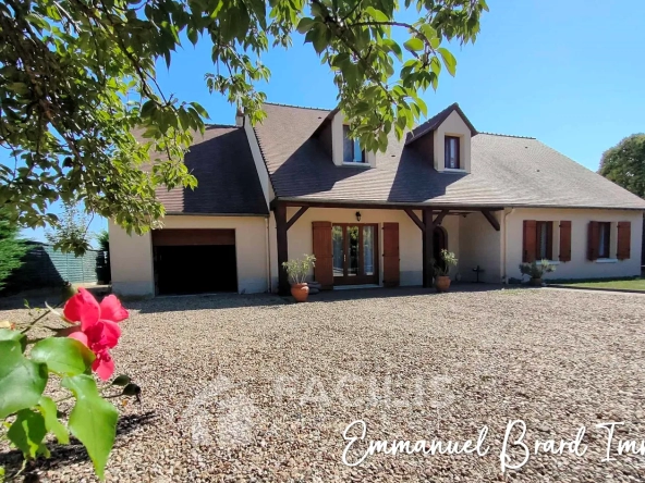 Maison familiale avec piscine à Naintré