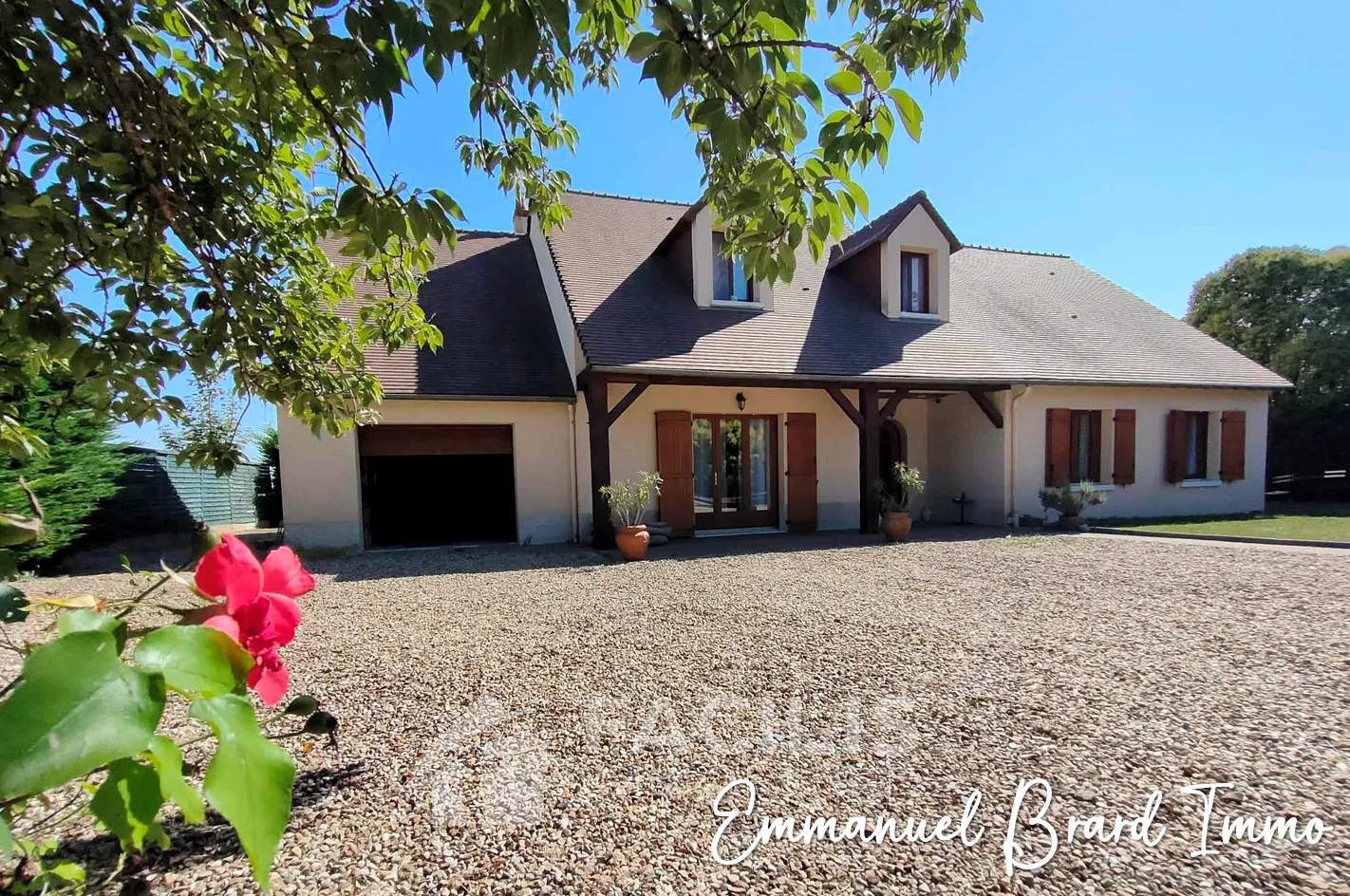 Maison familiale avec piscine à Naintré 