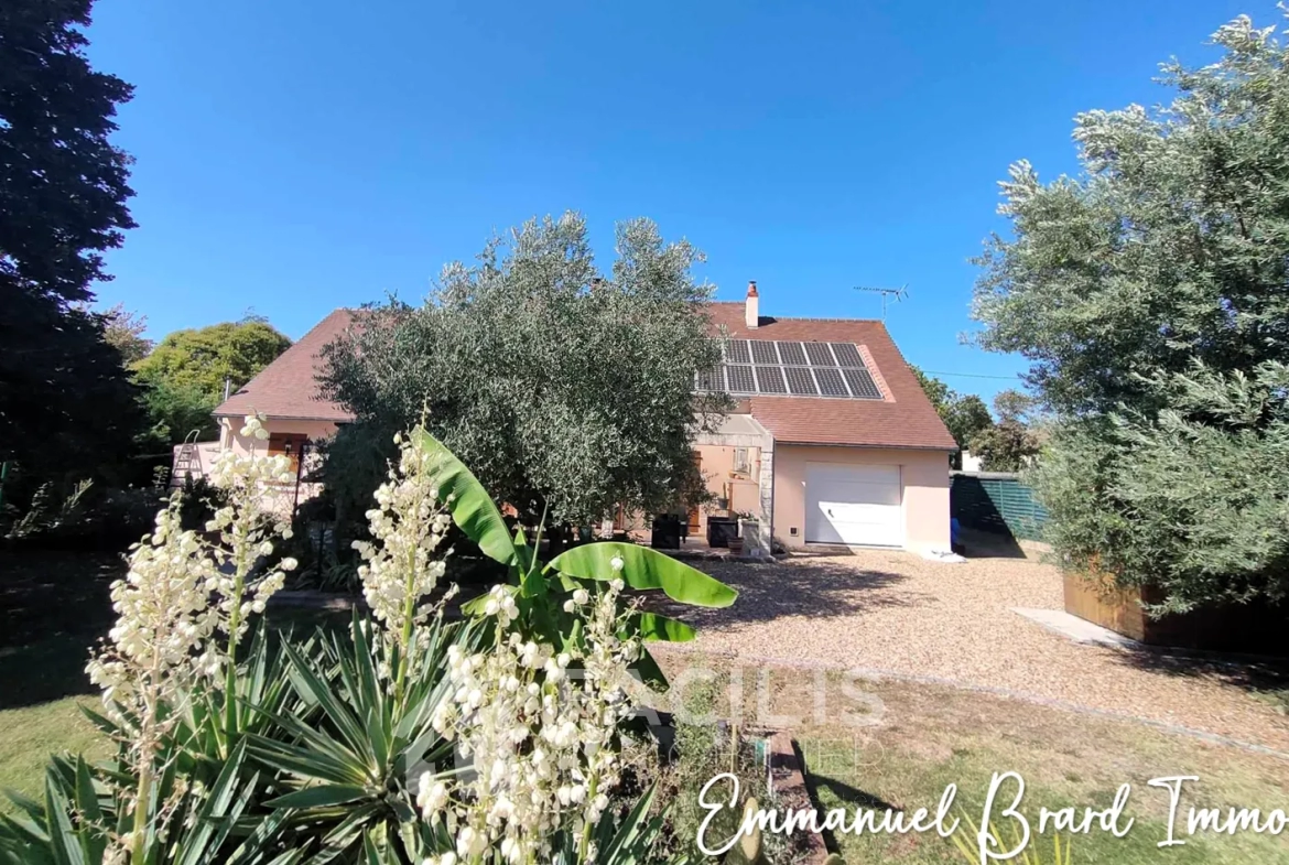 Maison familiale avec piscine à Naintré 