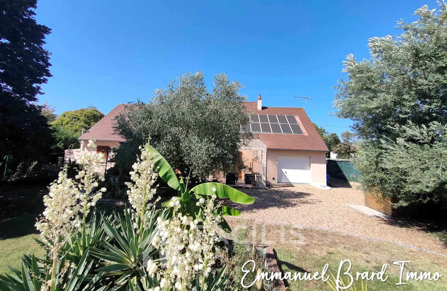 Maison familiale avec piscine à Naintré 