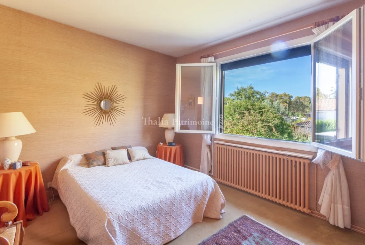 Maison de bourg de 90m2 avec joli jardin à Camblanes-et-Meynac 