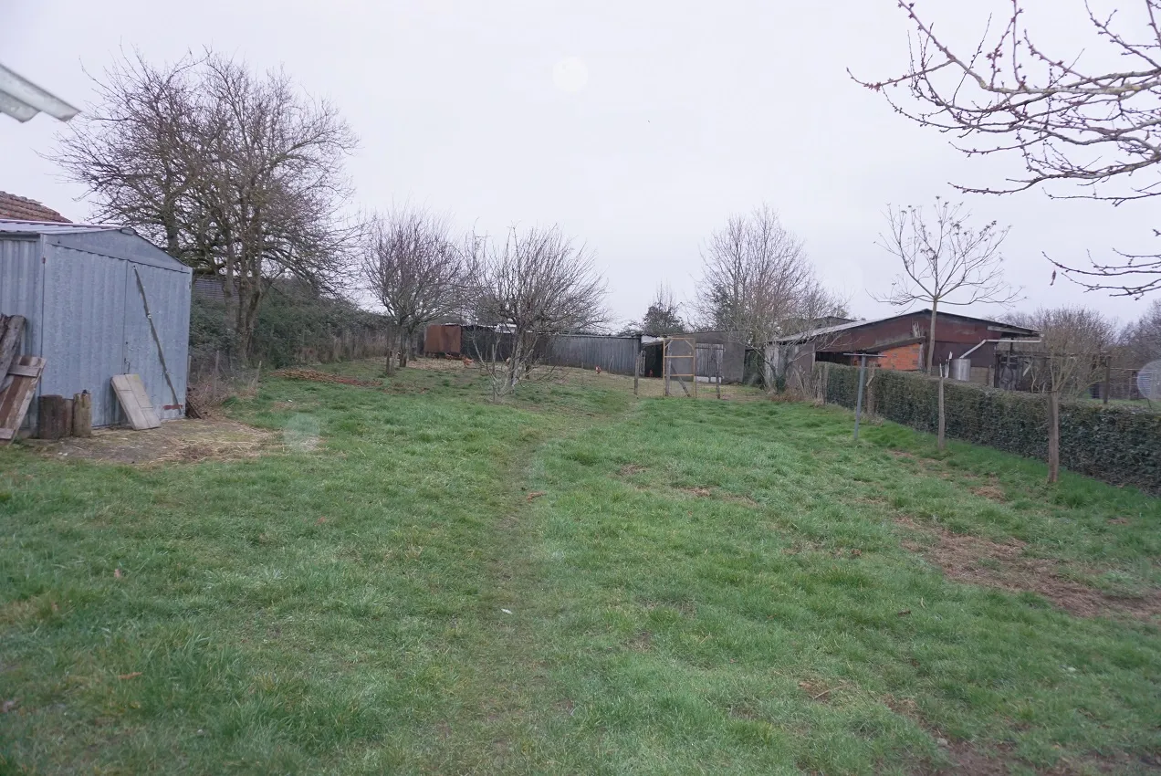 Maison avec Terrain et Dépendances à Digoin 