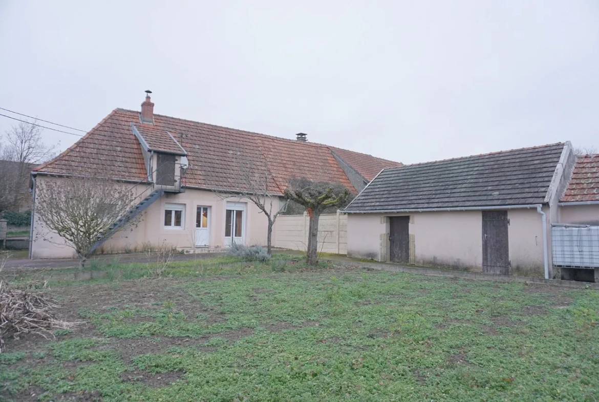 Maison avec Terrain et Dépendances à Digoin 