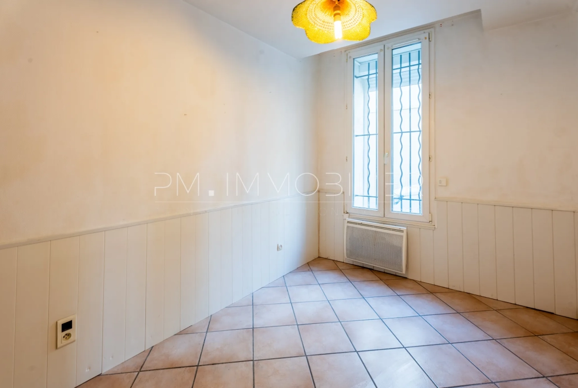 Apartment for Sale in Capelette, Marseille 10th - Type 2, 36 sqm 