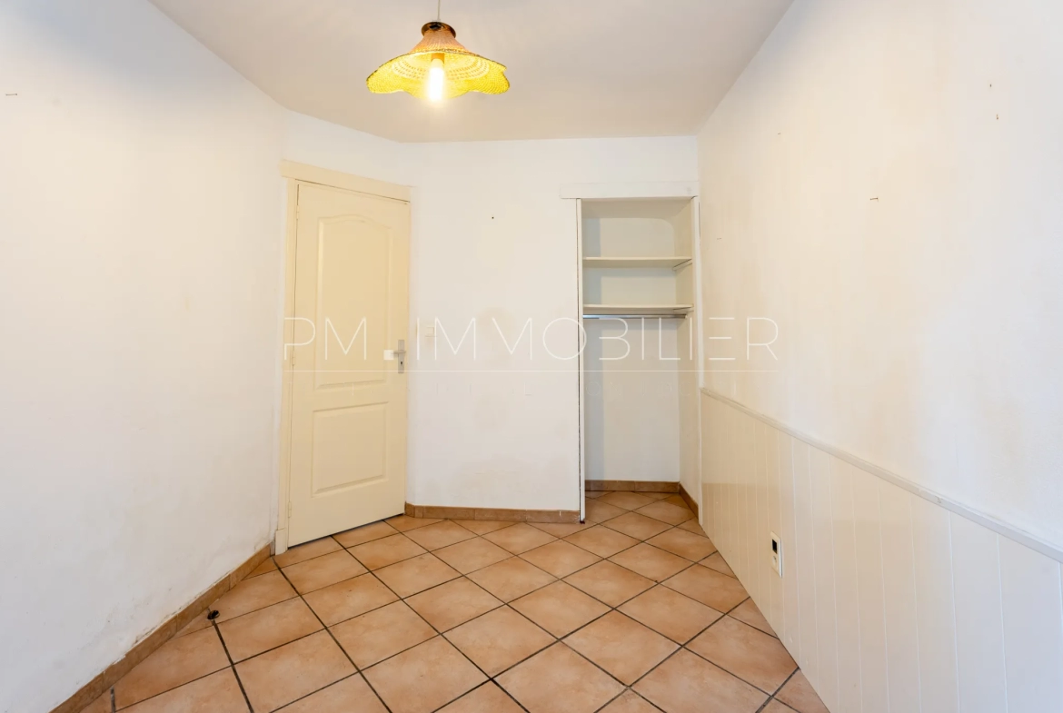 Apartment for Sale in Capelette, Marseille 10th - Type 2, 36 sqm 