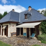 Agréable villa bien entretenue dans un bourg historique entre Tulle et Argentat