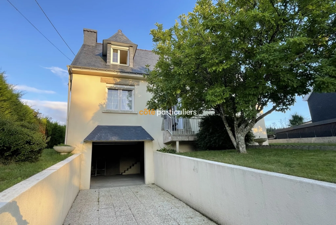 Maison néo-bretonne à Locmalo 