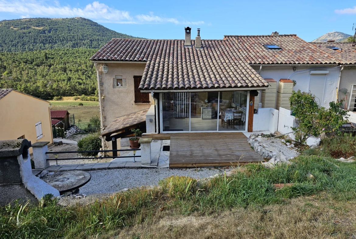 Maison de village 4 pièces avec terrasse à Seranon 