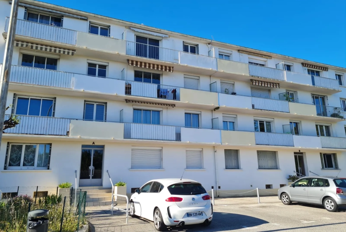 Appartement 3 pièces avec vue dégagée à La Valette du Var 