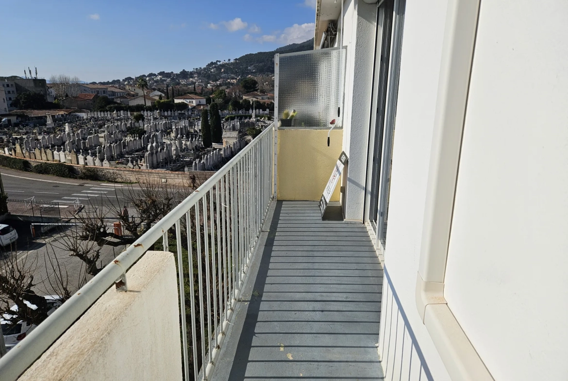 Appartement 3 pièces avec vue dégagée à La Valette du Var 