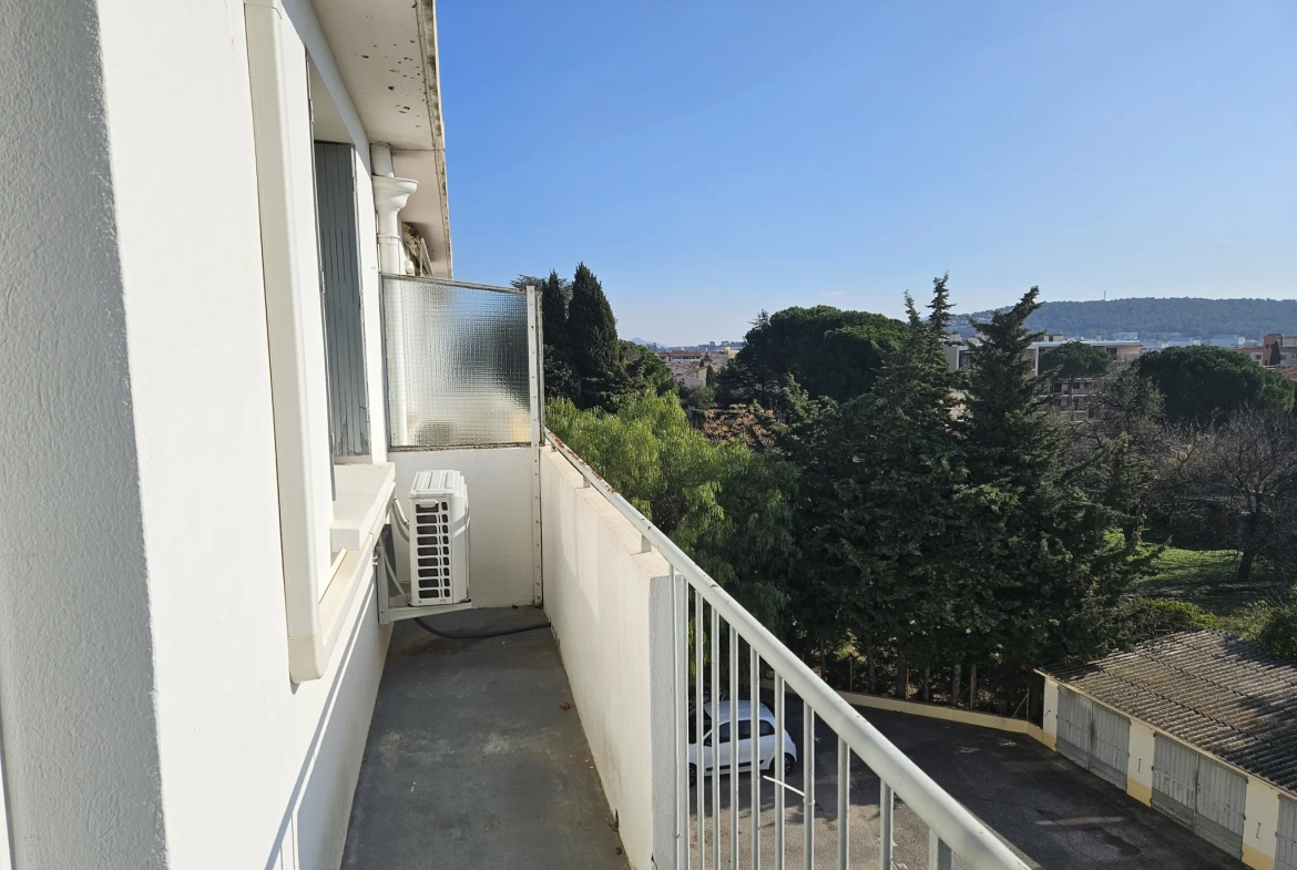 Appartement 3 pièces avec vue dégagée à La Valette du Var 