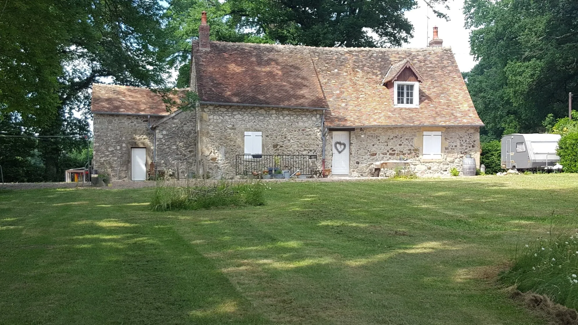 Maison en pierres à Sermages - 195 000 euros 