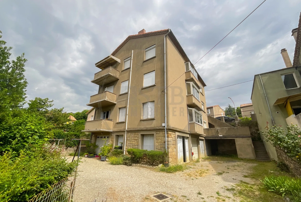 Appartement de 32m2 avec terrasse, garage et cave à Privas 