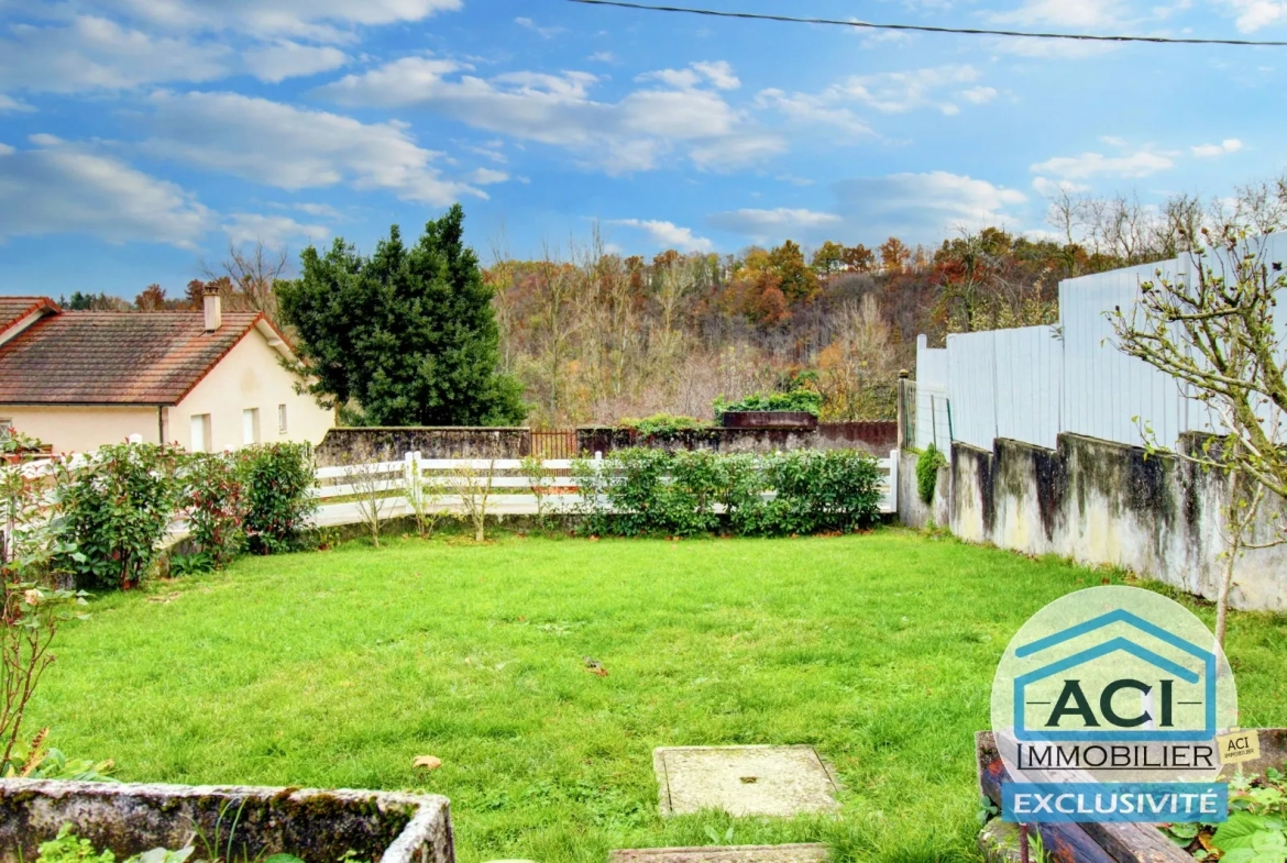 Ancienne Ferme Joliment Rénovée à Meyrieu les Étangs 