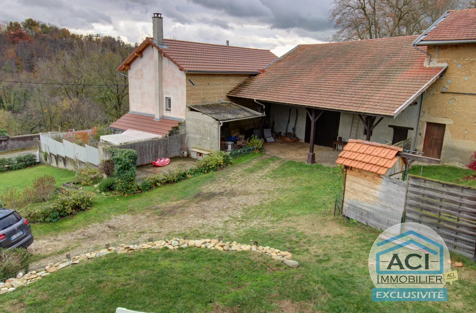 Ancienne Ferme Joliment Rénovée à Meyrieu les Étangs 