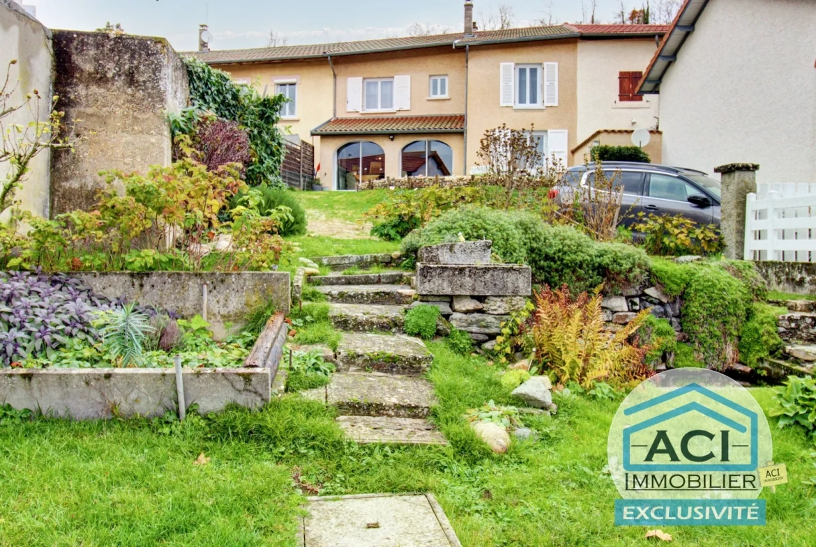 Ancienne Ferme Joliment Rénovée à Meyrieu les Étangs 