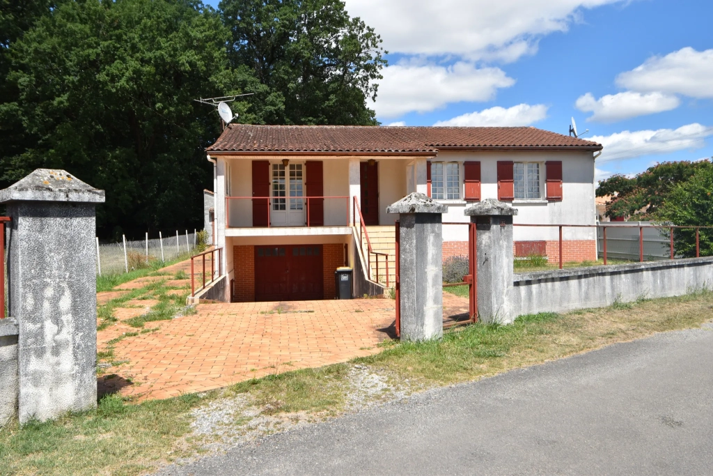 Maison avec sa piscine à Champniers