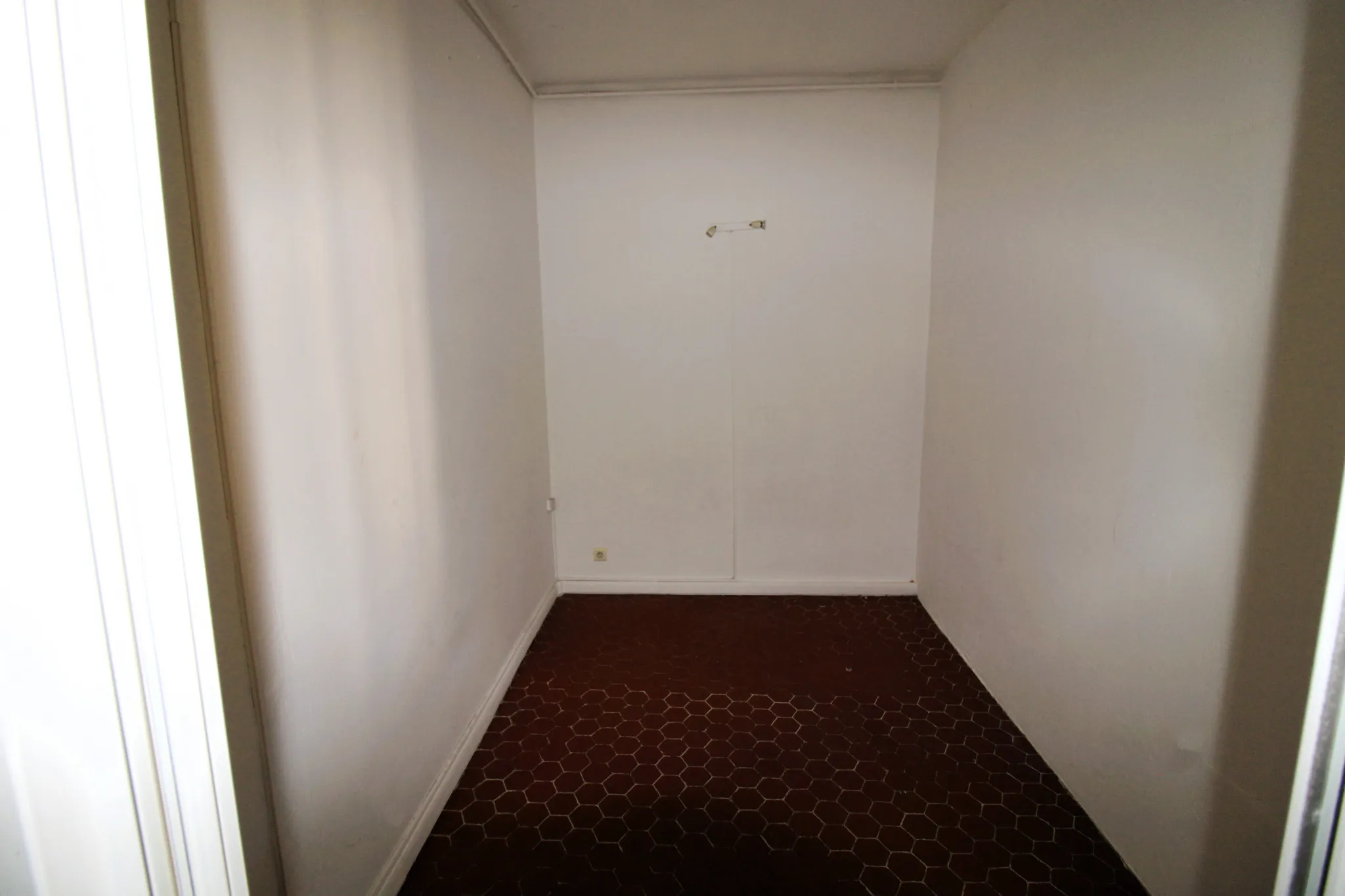 Appartement Toulon Champ de Mars Grand T1 de 45m2 (Faux T2) 