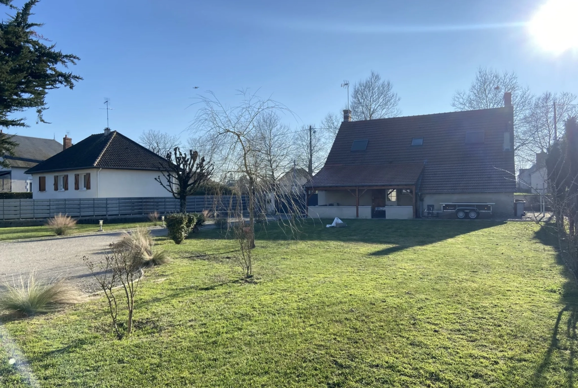 Maison rénovée avec 4 chambres à Vierzon 