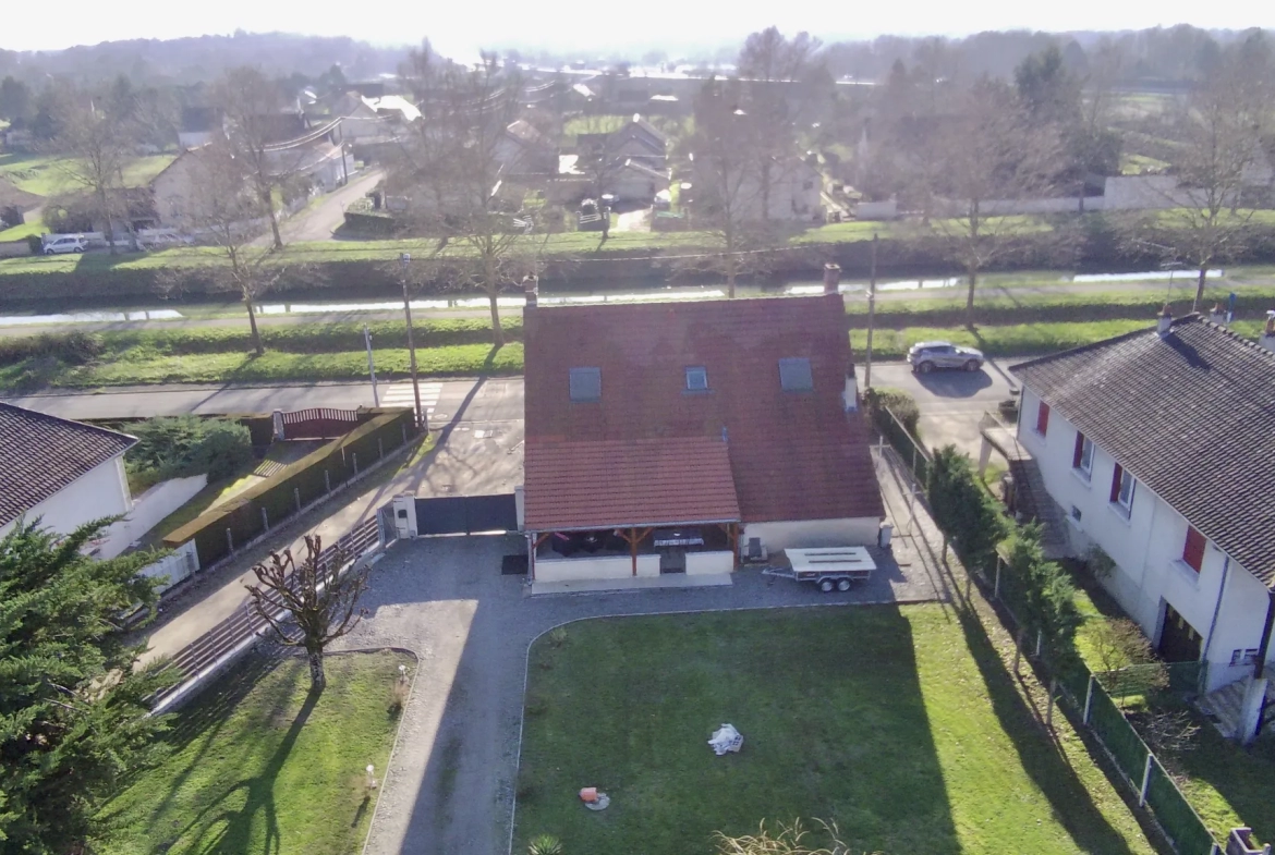 Maison rénovée avec 4 chambres à Vierzon 