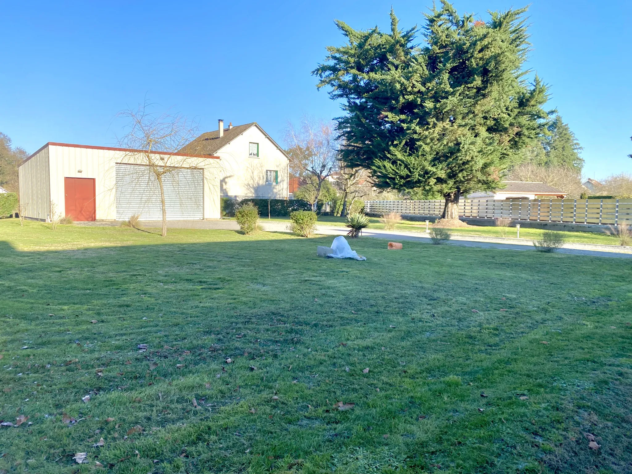 Maison rénovée avec 4 chambres à Vierzon 