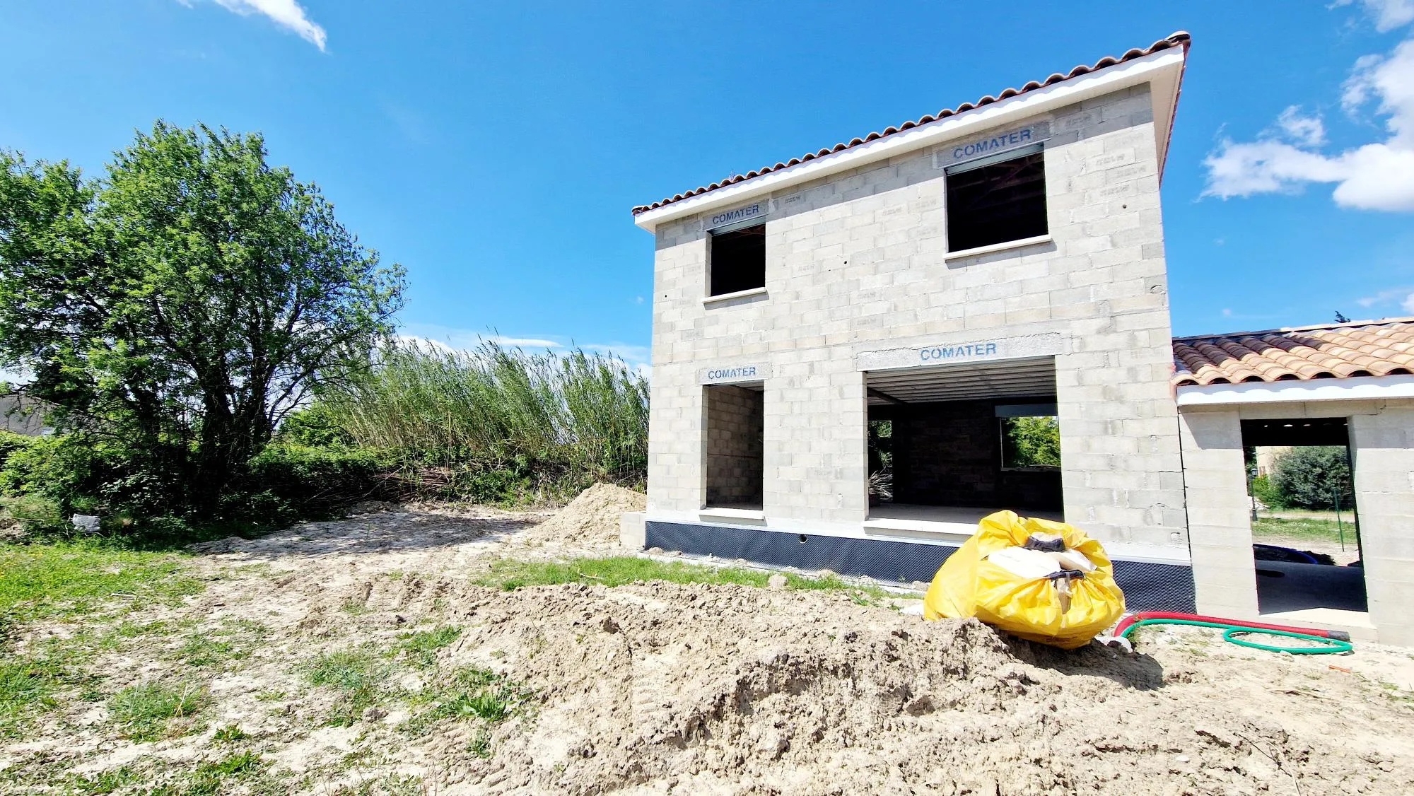 Villa Neuve à Terminer à Bollène 84500 