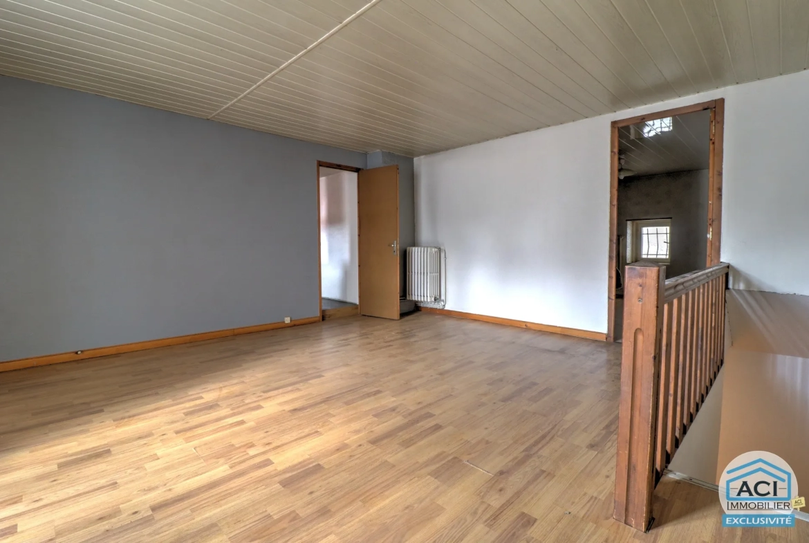 Maison de 172m2 avec T2 indépendant - Terrain de 321m2 à Givors 