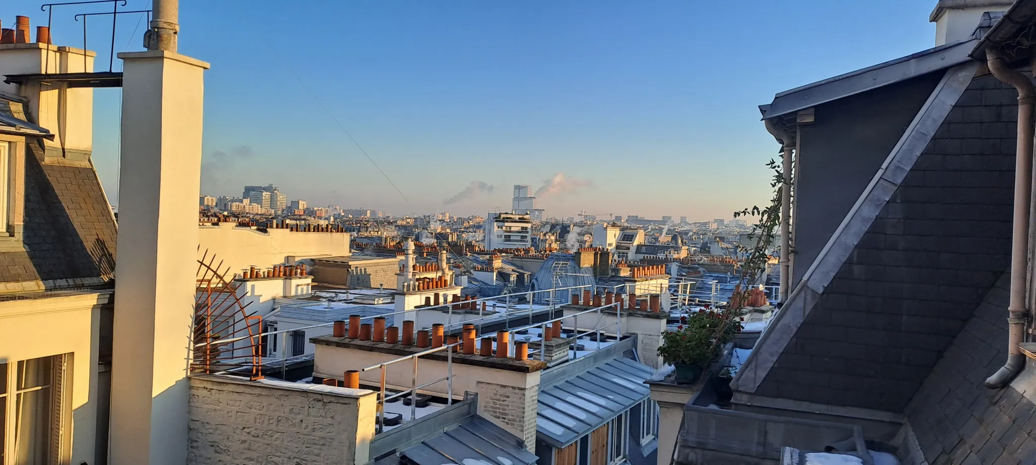 Studette avec vue sur les toits de Paris - Quartier Ternes 