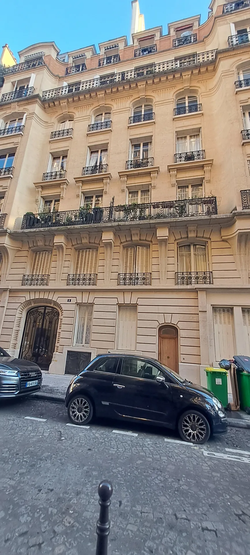 Studette avec vue sur les toits de Paris - Quartier Ternes 