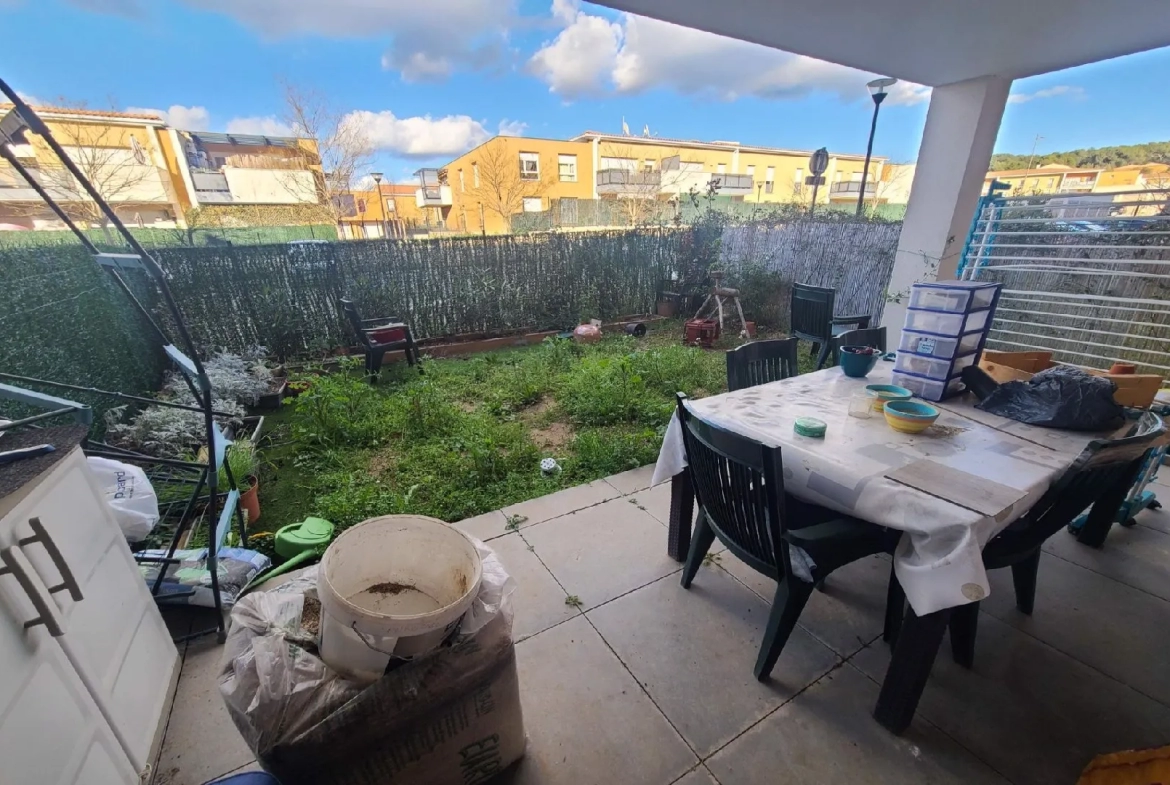 Bel appartement Type 2 avec jardin et box-garage à Gardanne 