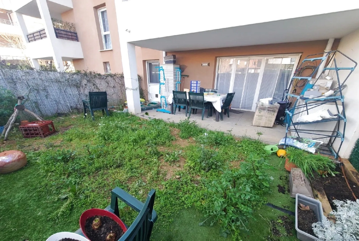 Bel appartement Type 2 avec jardin et box-garage à Gardanne 