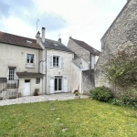 Maison de Ville avec Jardin et Dépendance à Etampes