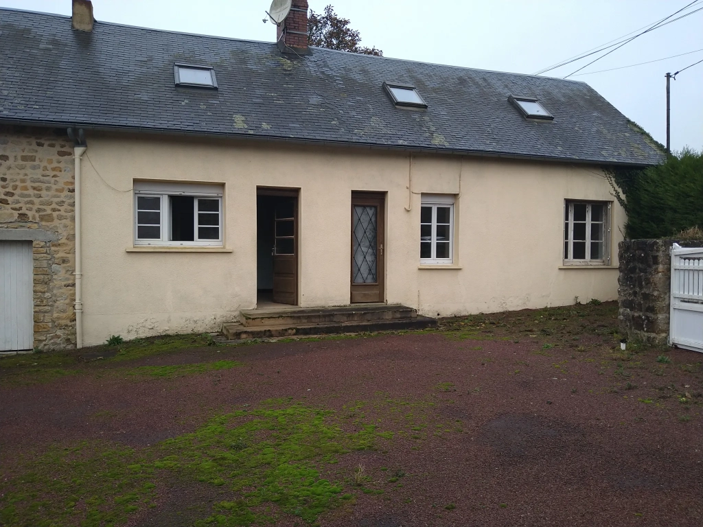 Ensemble Immobilier: 3 Maisons à St Calais du Desert