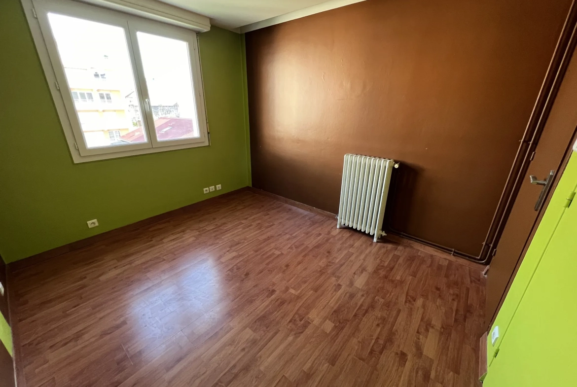 Appartement T3 de 54m2 avec balcon et garage à Pau 